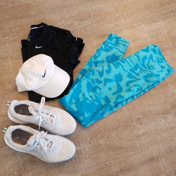 Nike Pants - Nike Blue Camo Yoga Pants